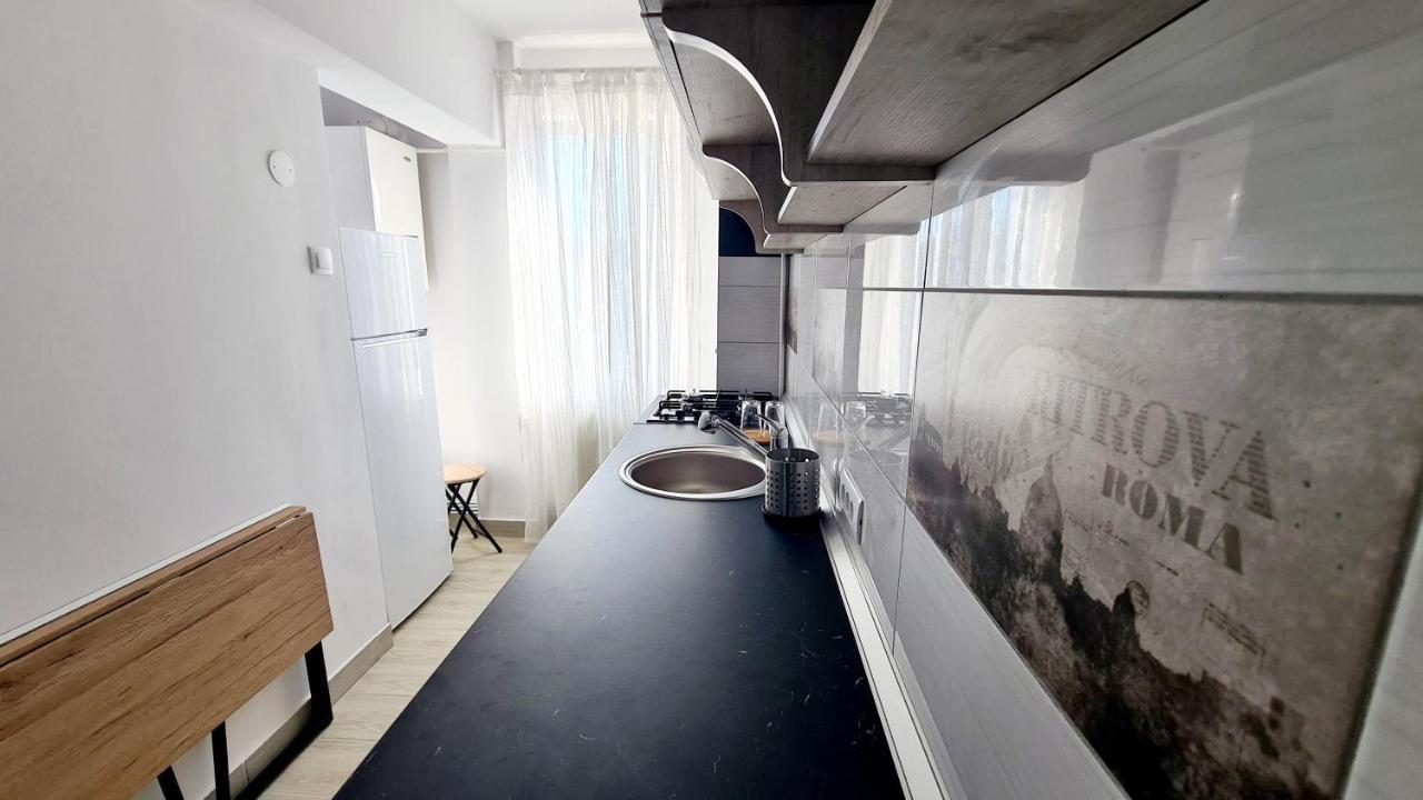 Belle Apartments - Central Piteşti Buitenkant foto