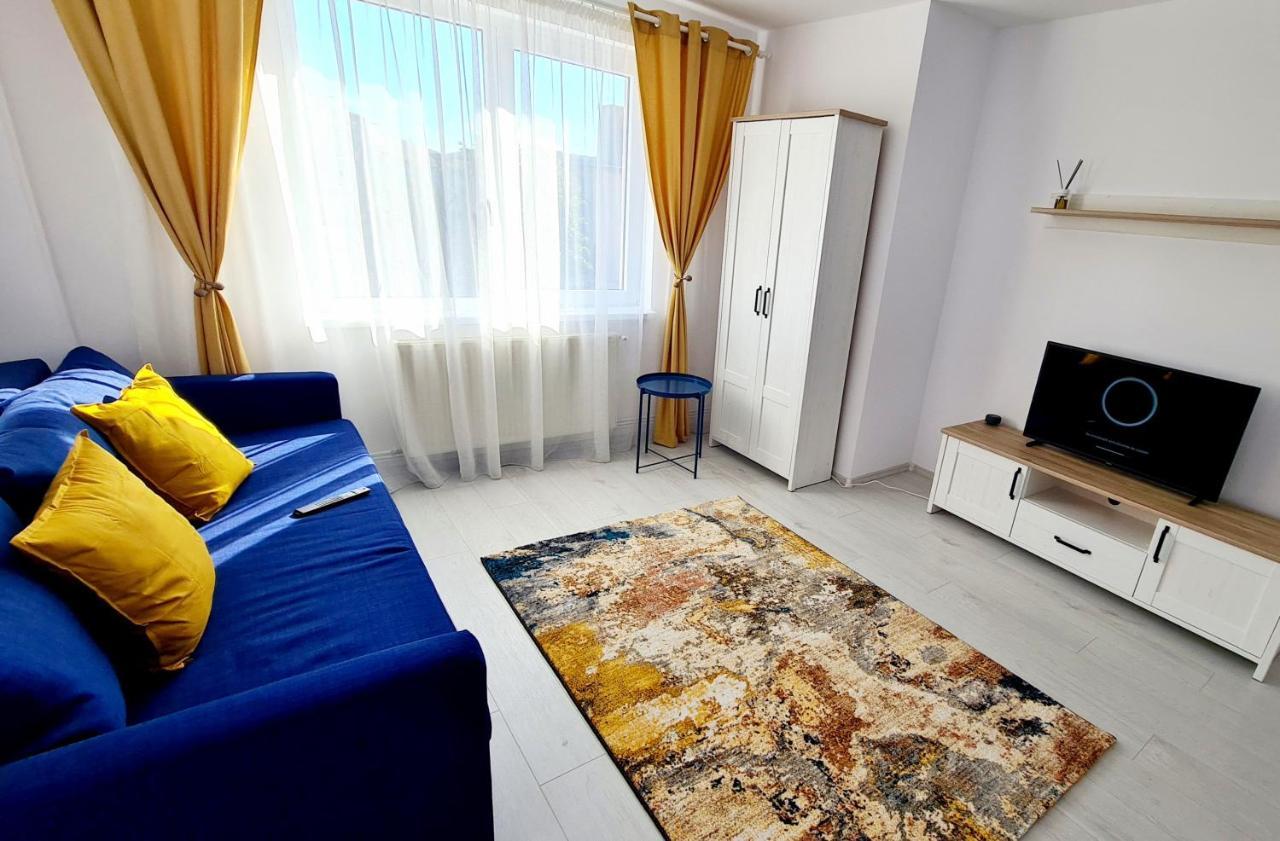 Belle Apartments - Central Piteşti Buitenkant foto