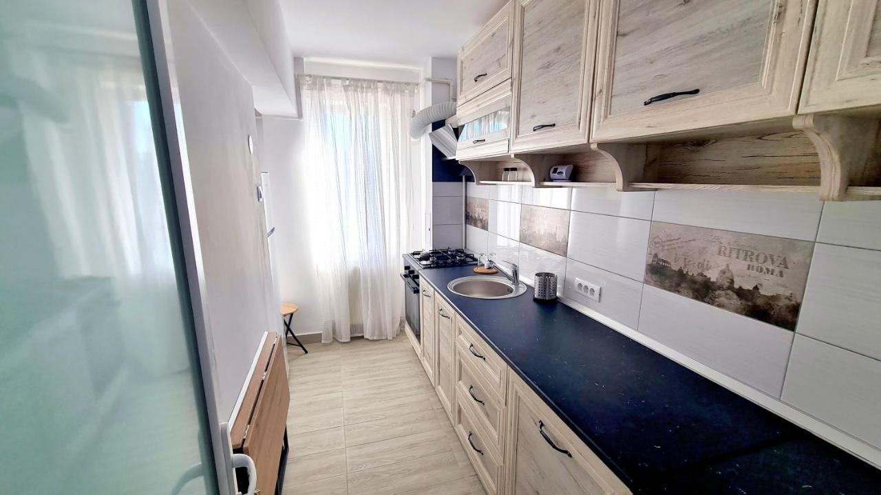 Belle Apartments - Central Piteşti Buitenkant foto